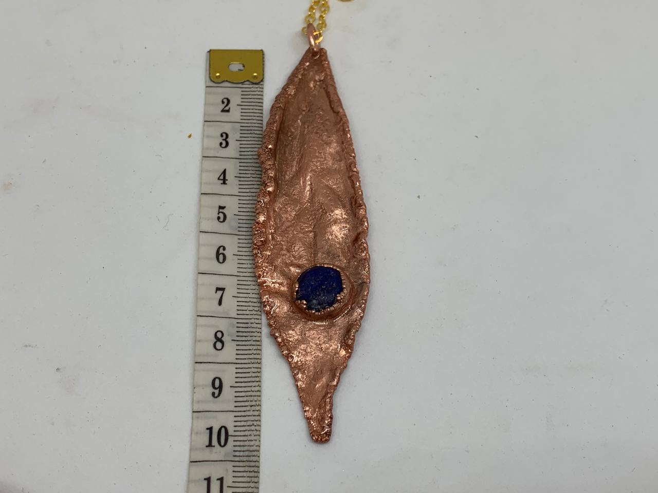 Ciondolo Elettroformato in Rame con Lapislazzuli Naturale e Foglia di Alloro - Pezzo Unico Fatto a Mano