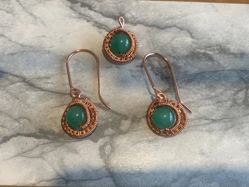 Parure Artigianale in Rame rosa con Giada Verde – Equilibrio, Serenità e Bellezza Naturale