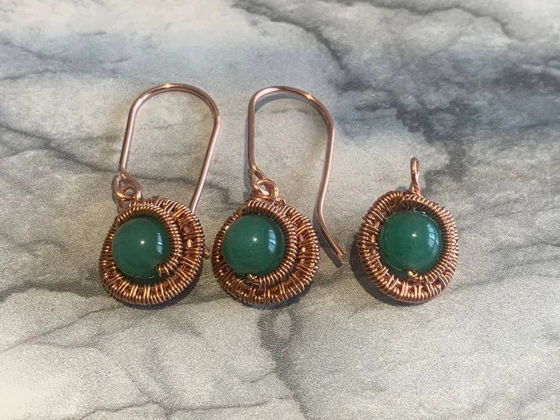 Parure Artigianale in Rame rosa con Giada Verde – Equilibrio, Serenità e Bellezza Naturale