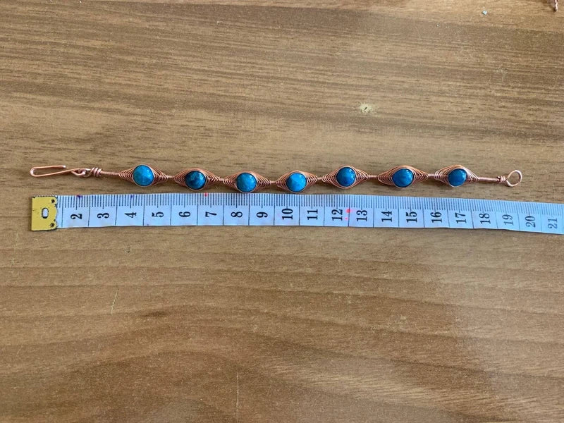 Parure Artigianale in Rame Rosa con Apatite – Ispirazione, Comunicazione e Bellezza Intuitiva