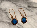 Orecchini Artigianali in Rame Rosa e Apatite Blu – Espressione, Intuizione e Bellezza Naturale