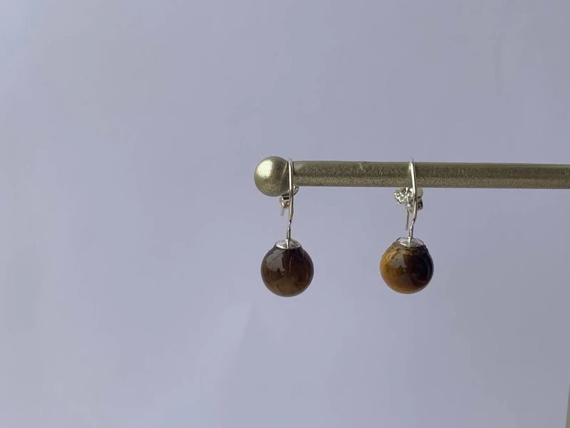 Orecchini artigianali con perle di Occhio di Tigre da 8mm e montatura in argento 925