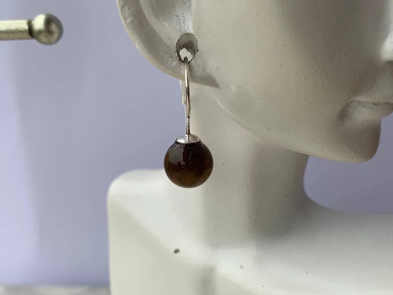 Orecchini artigianali con perle di Occhio di Tigre da 8mm e montatura in argento 925