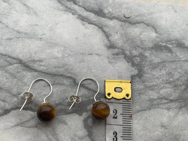 Orecchini artigianali con perle di Occhio di Tigre da 8mm e montatura in argento 925