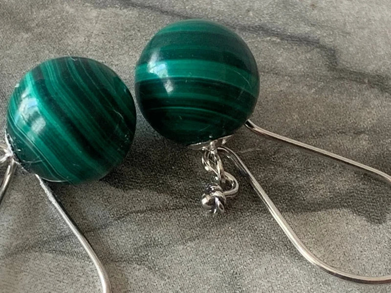 Orecchini pendenti Malachite 10mm in argento 925 | Galvanica argento antico