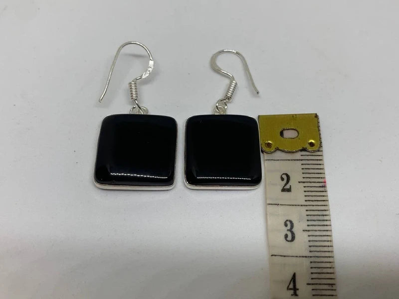 Orecchini artigianali in argento 925 con cabochon di onice nera 15x15mm