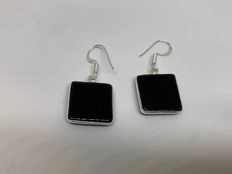 Orecchini artigianali in argento 925 con cabochon di onice nera 15x15mm
