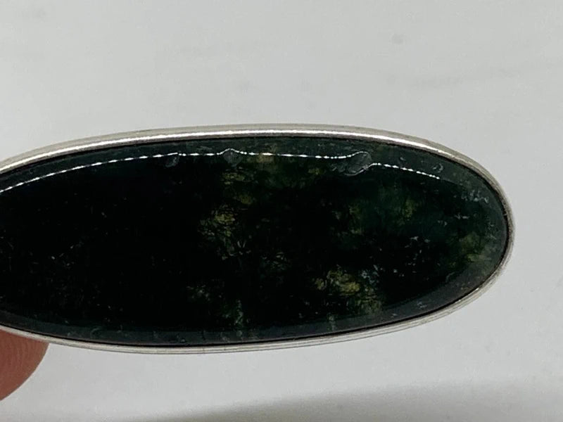 Orecchini artigianali placcati argento 925 con eleganti pietre ovali di agata verde