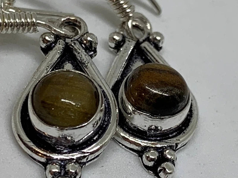 Orecchini artigianali con occhio di tigre naturale cabochon 8mm