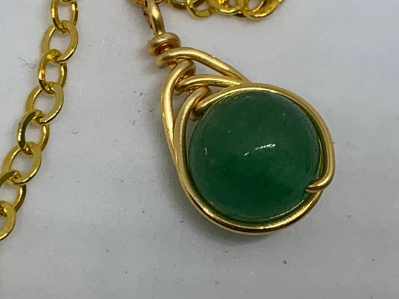 Set orecchini e collana Avventurina verde naturale • energia del cuore • rame dorato