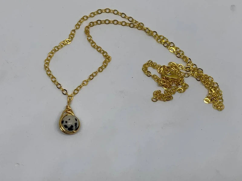 Set orecchini e collana Diaspro Dalmata naturale • gioiello energetico • rame dorato Ottime·Naturale