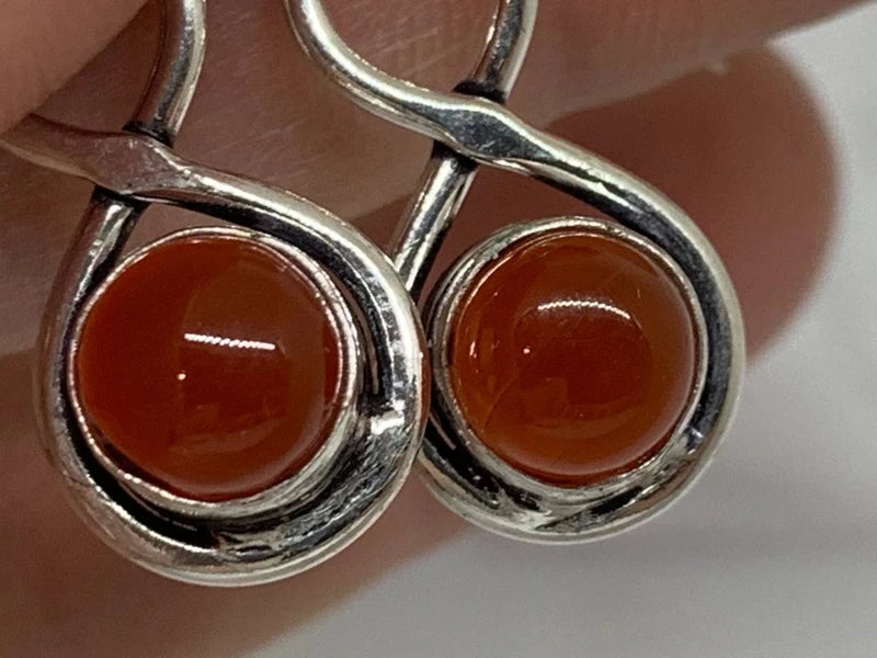 Orecchini artigianali con agata arancione naturale e argento 925