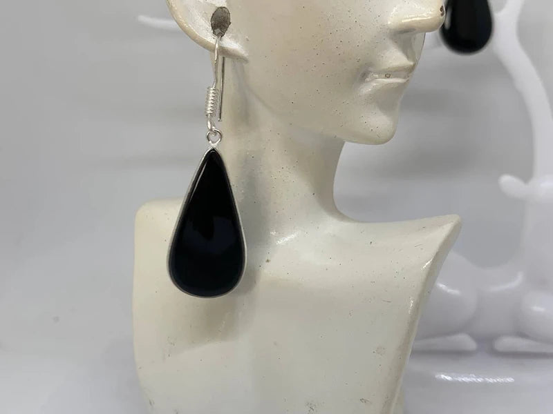 Orecchini artigianali con onice nero naturale
