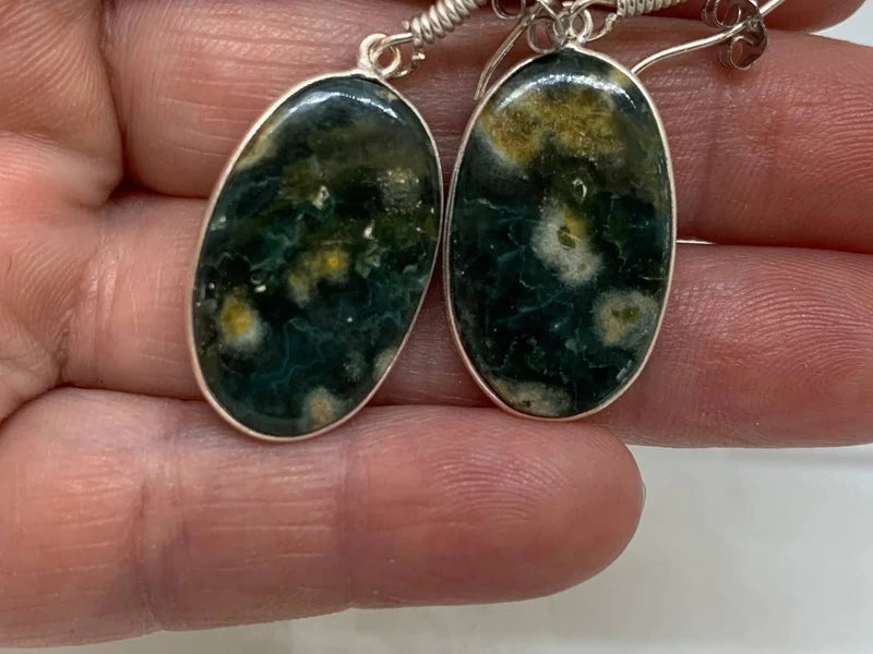 Orecchini Diaspro Oceanico Naturale in Ottone Placcato Argento 925 – Armonia e Serenità
