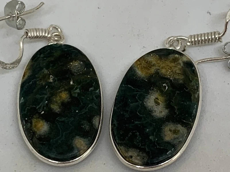 Orecchini Diaspro Oceanico Naturale in Ottone Placcato Argento 925 – Armonia e Serenità