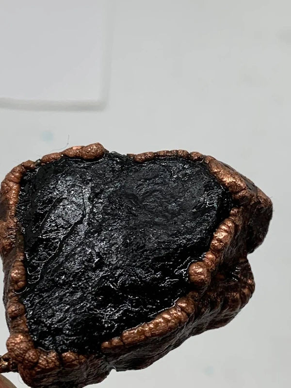 Ciondolo in rame elettroformato con Tormalina Nera naturale