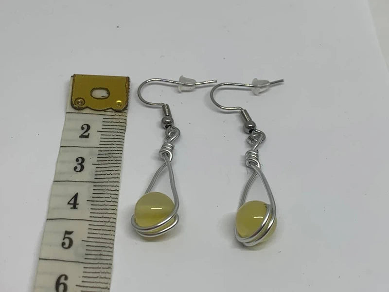 Orecchini pendenti con agata gialla 8mm e filo di alluminio