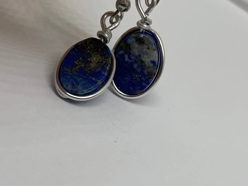 Orecchini pendenti con lapislazzuli naturale 8x10 mm