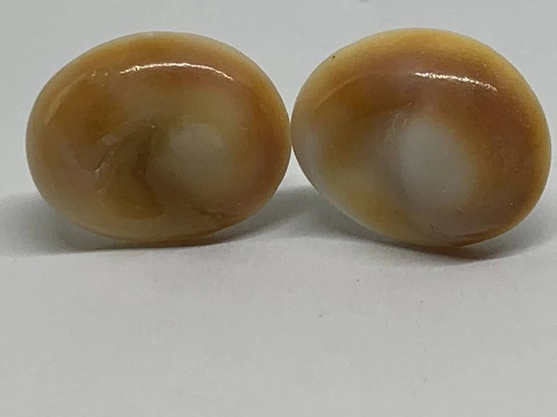 Orecchini a bottone in acciaio inox con Occhi di Santa Lucia natural