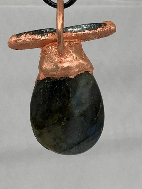 Ciondolo labradorite e cianite in rame elettroformato design unico