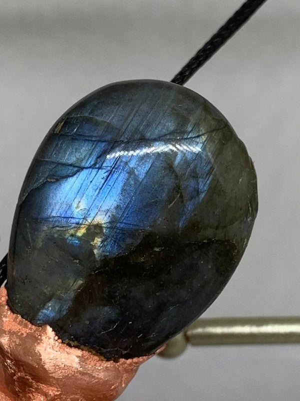 Ciondolo labradorite e cianite in rame elettroformato design unico