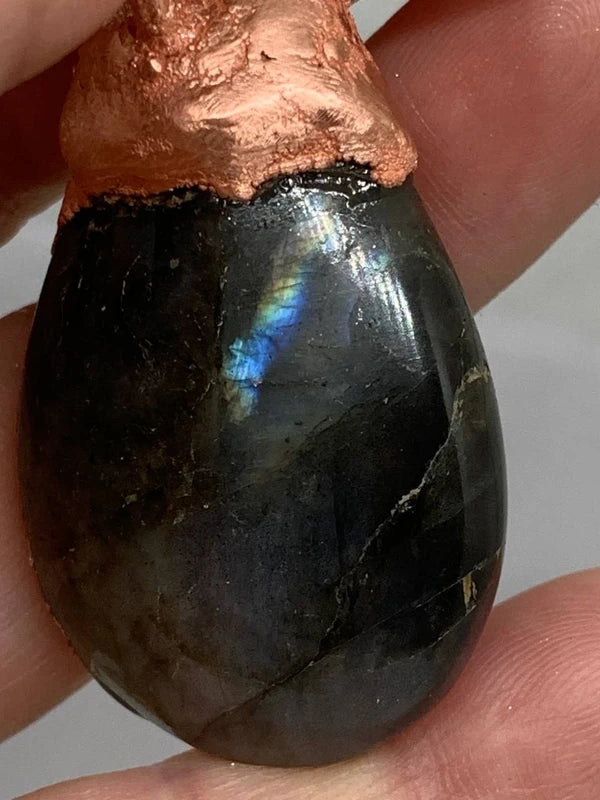 Ciondolo labradorite e cianite in rame elettroformato design unico