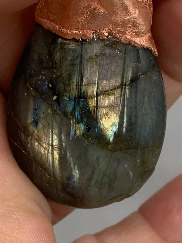 Ciondolo labradorite e cianite in rame elettroformato design unico