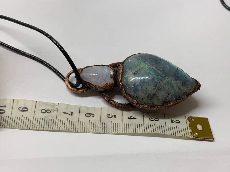 Ciondolo labradorite e pietra di luna elettroformato rame puro artigianale