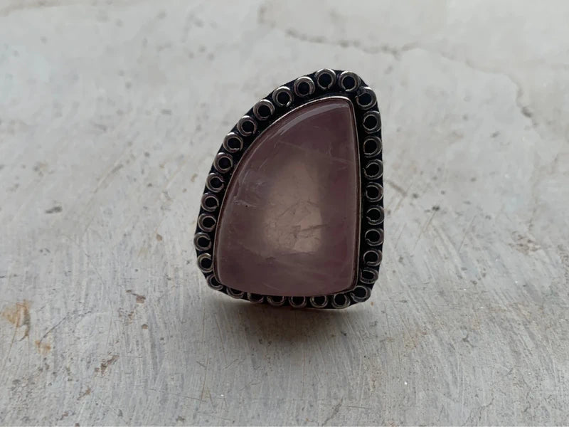 Anello artigianale con Quarzo Rosa naturale in ottone placcato argento 925 Tg. 15