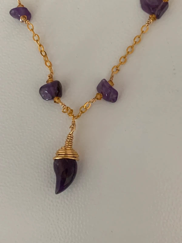 Parure artigianale in rame dorato con ametista naturale – Collana e orecchini