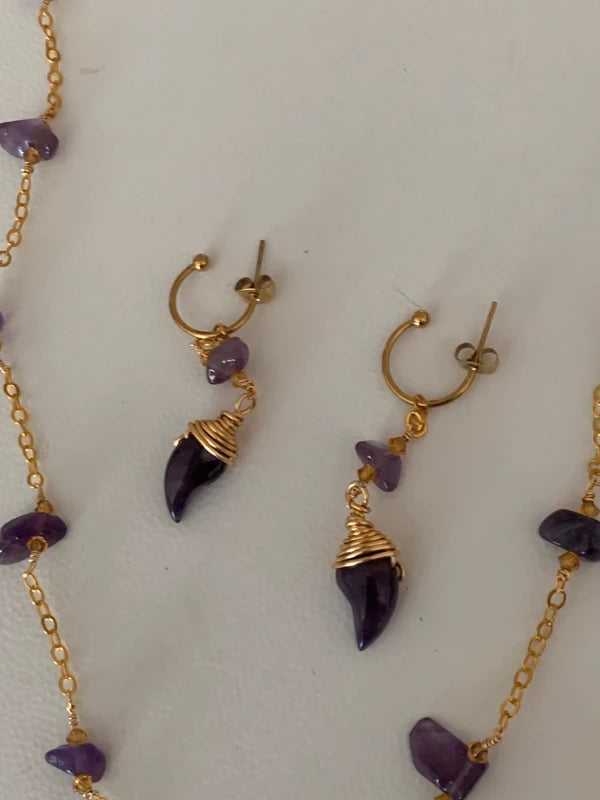 Parure artigianale in rame dorato con ametista naturale – Collana e orecchini