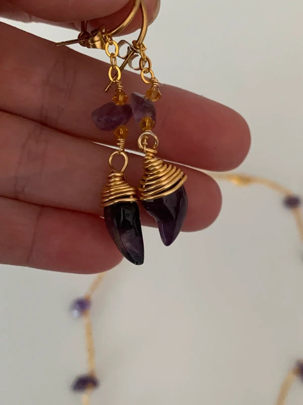 Parure artigianale in rame dorato con ametista naturale – Collana e orecchini