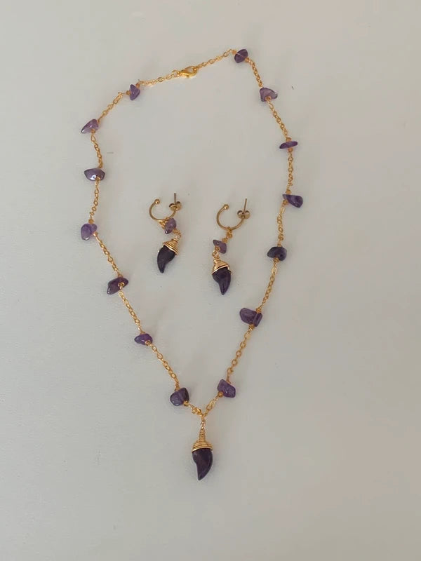 Parure artigianale in rame dorato con ametista naturale – Collana e orecchini