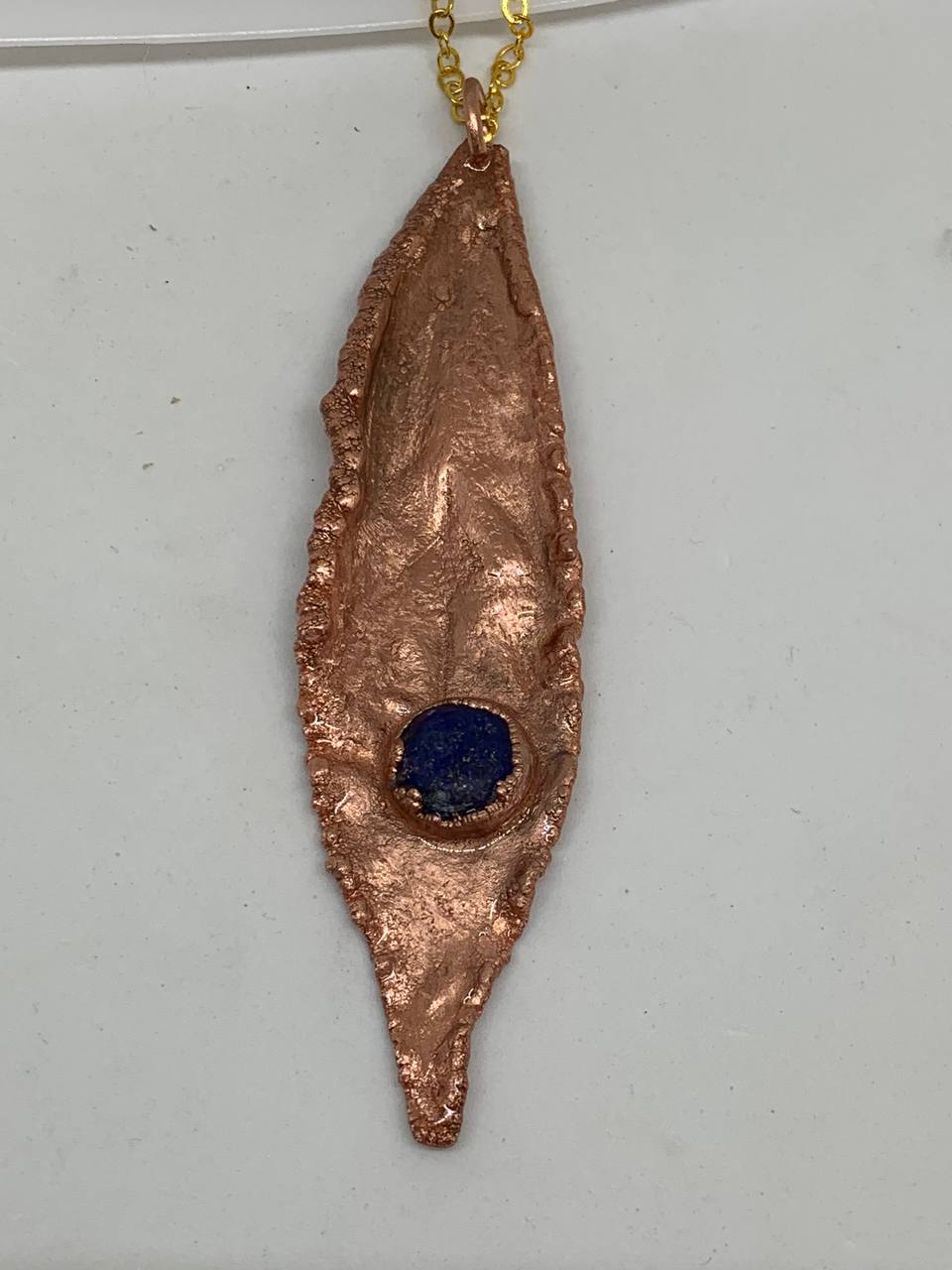 Ciondolo Elettroformato in Rame con Lapislazzuli Naturale e Foglia di Alloro - Pezzo Unico Fatto a Mano