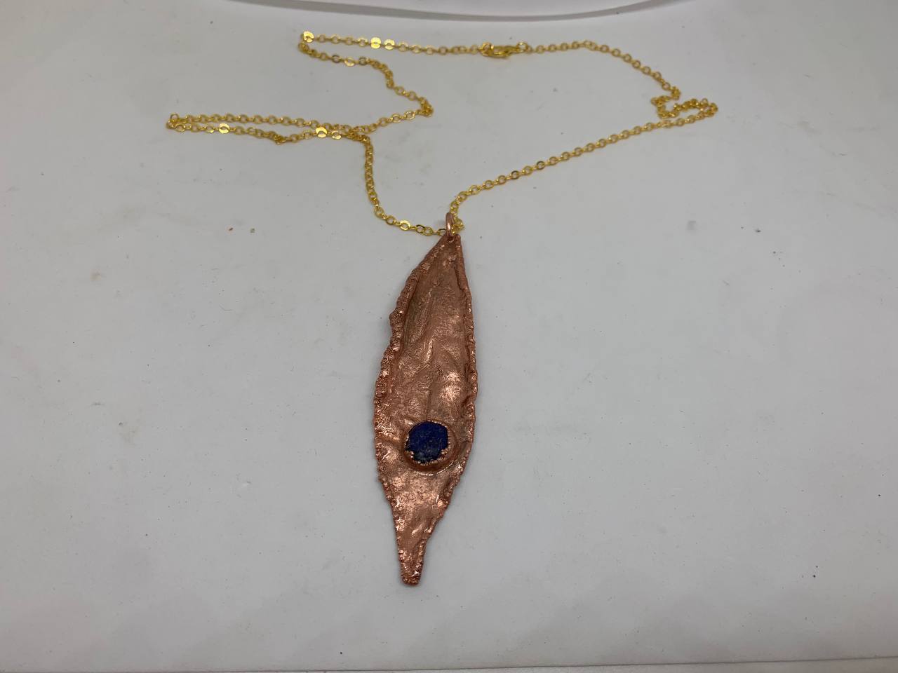 Ciondolo Elettroformato in Rame con Lapislazzuli Naturale e Foglia di Alloro - Pezzo Unico Fatto a Mano